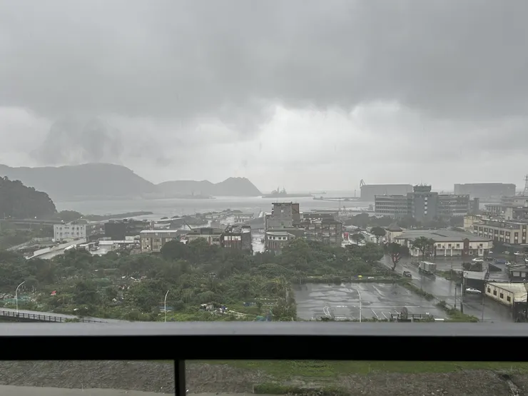 雨天陽台風景