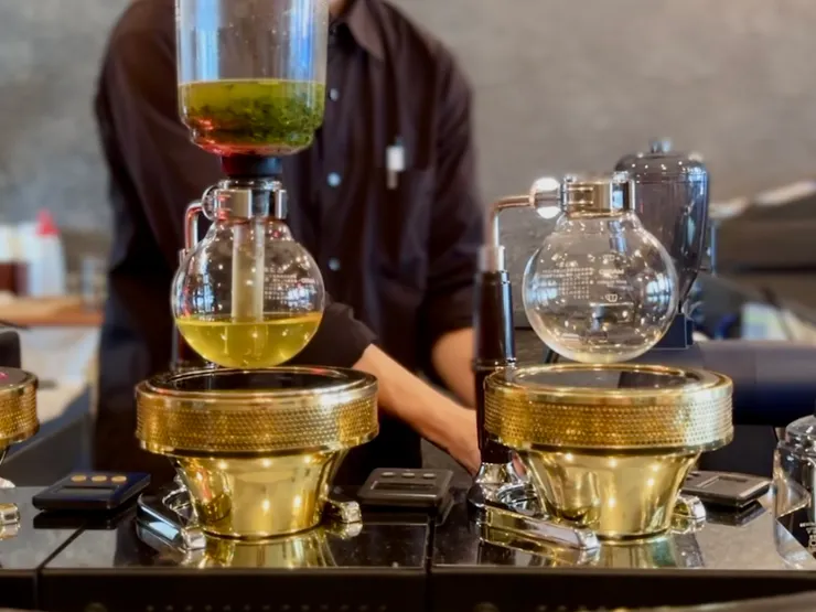 《三日月の日》用虹吸壺煮茶