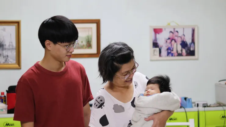 弟弟和媽媽和阿禾