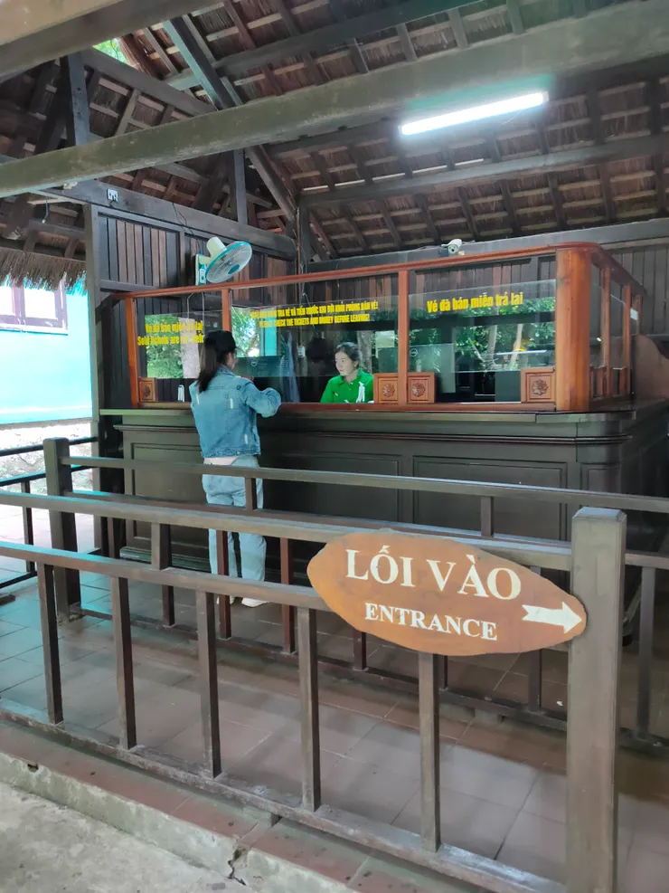 吃完非常普通的午餐，再開一個小時才到入口