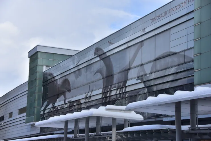 不愧為日本恐龍王國,車站牆上滿滿的恐龍