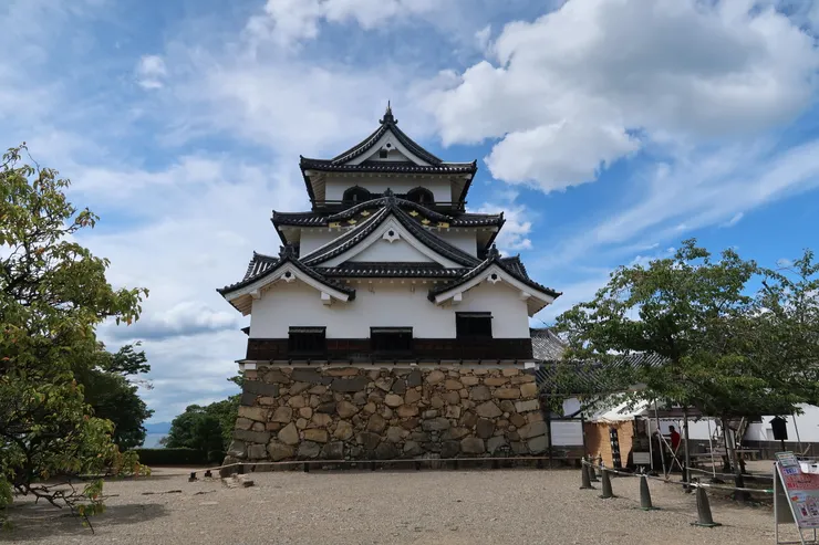 彥根城有個小問題：城太大，反而很難拍到氣勢恢宏的照片，特別是我是趕路仔。