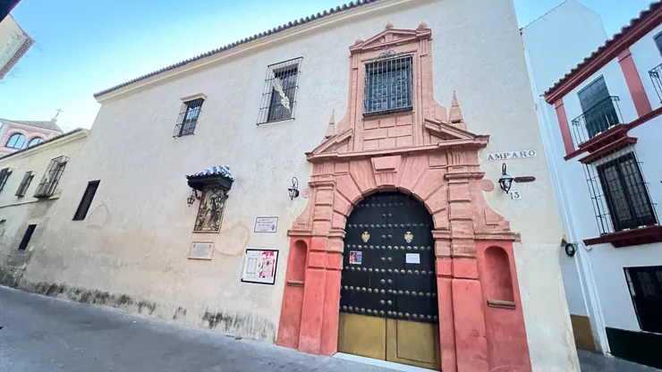 聖貝爾納多舊醫院的神職人員教堂，也稱為洛斯維耶霍斯醫院。