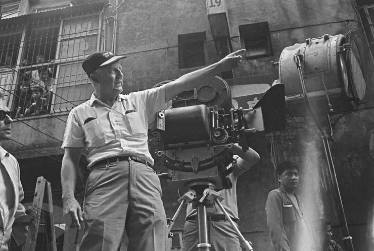 圖11 導演勞勃．懷斯指揮外景拍攝工作 案名：音樂舞蹈 檔號：0056/0093/1 來源機關：行政院新聞局 管有機關：國家發展委員會檔案管理局