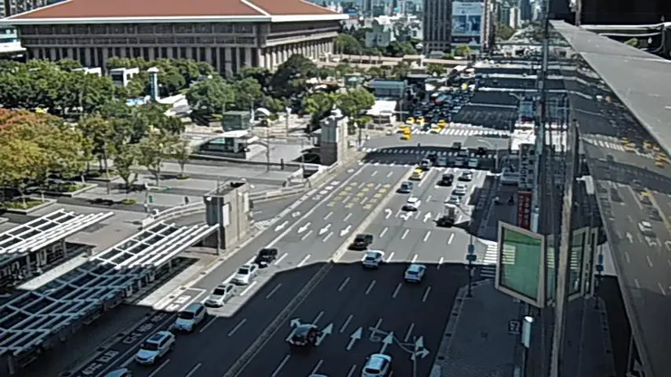 本圖轉載自台北車站即時影像