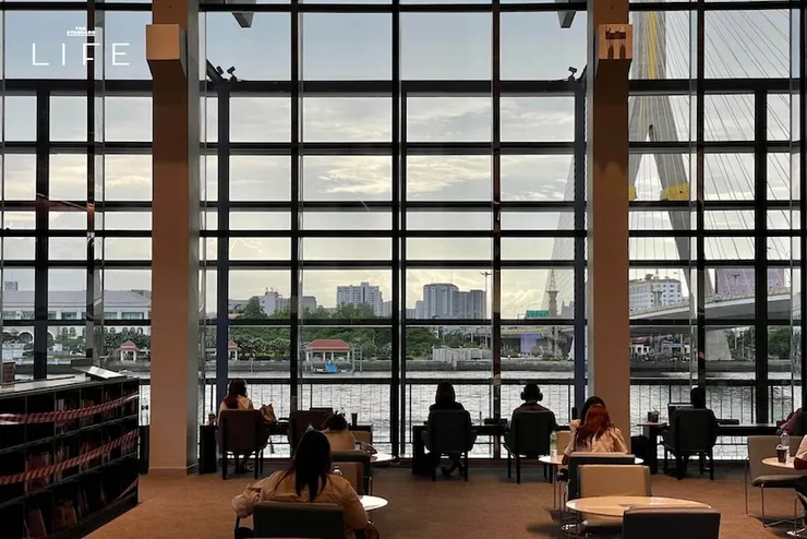 圖片取自 The Standard – 20 อาคารในกรุงเทพฯ ที่แค่เดินเข้าไปก็ได้สัมผัสกับธรรมชาติ!