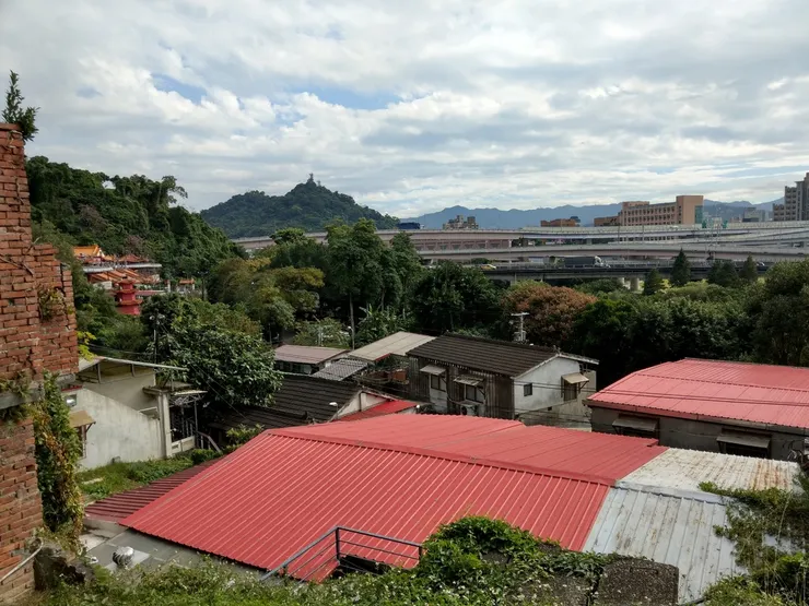 從寶藏巖眺望蟾蜍山