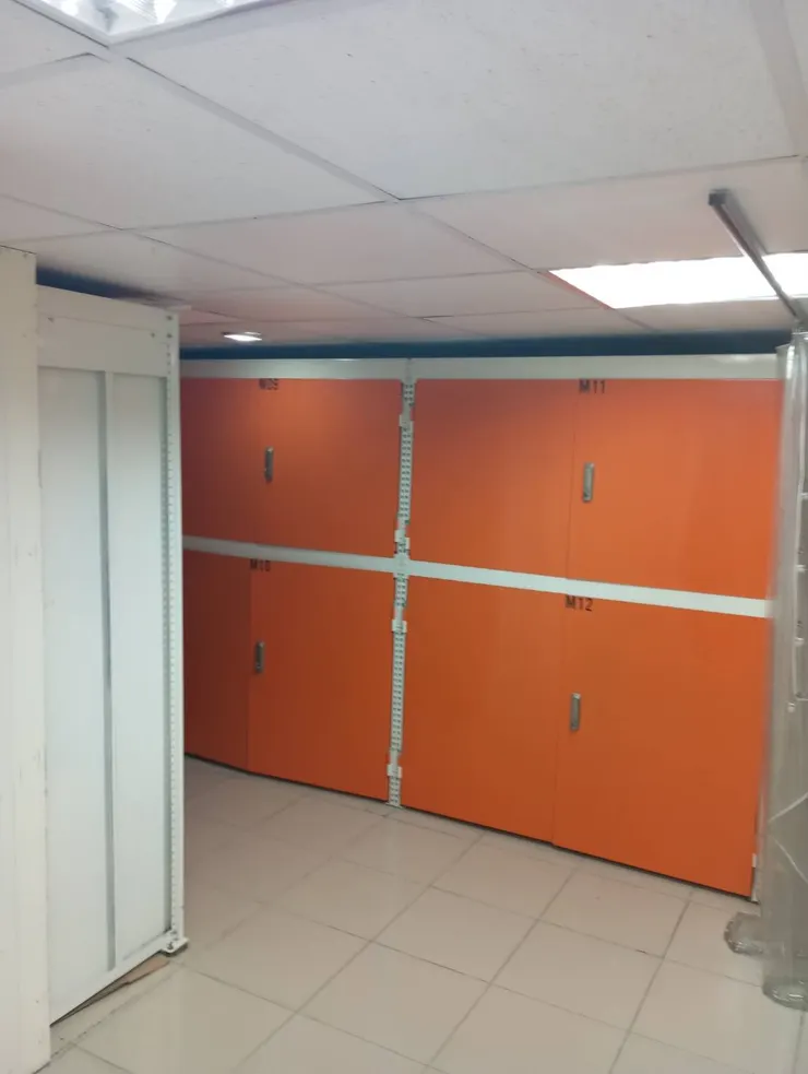 板橋銘傳街後來做的鐵箱迷你倉