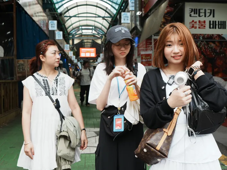 望遠市場直直一路到底很好逛