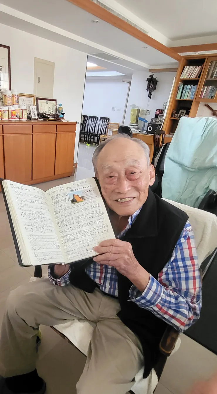 劉哲基先生展示日記(李建崑攝影)