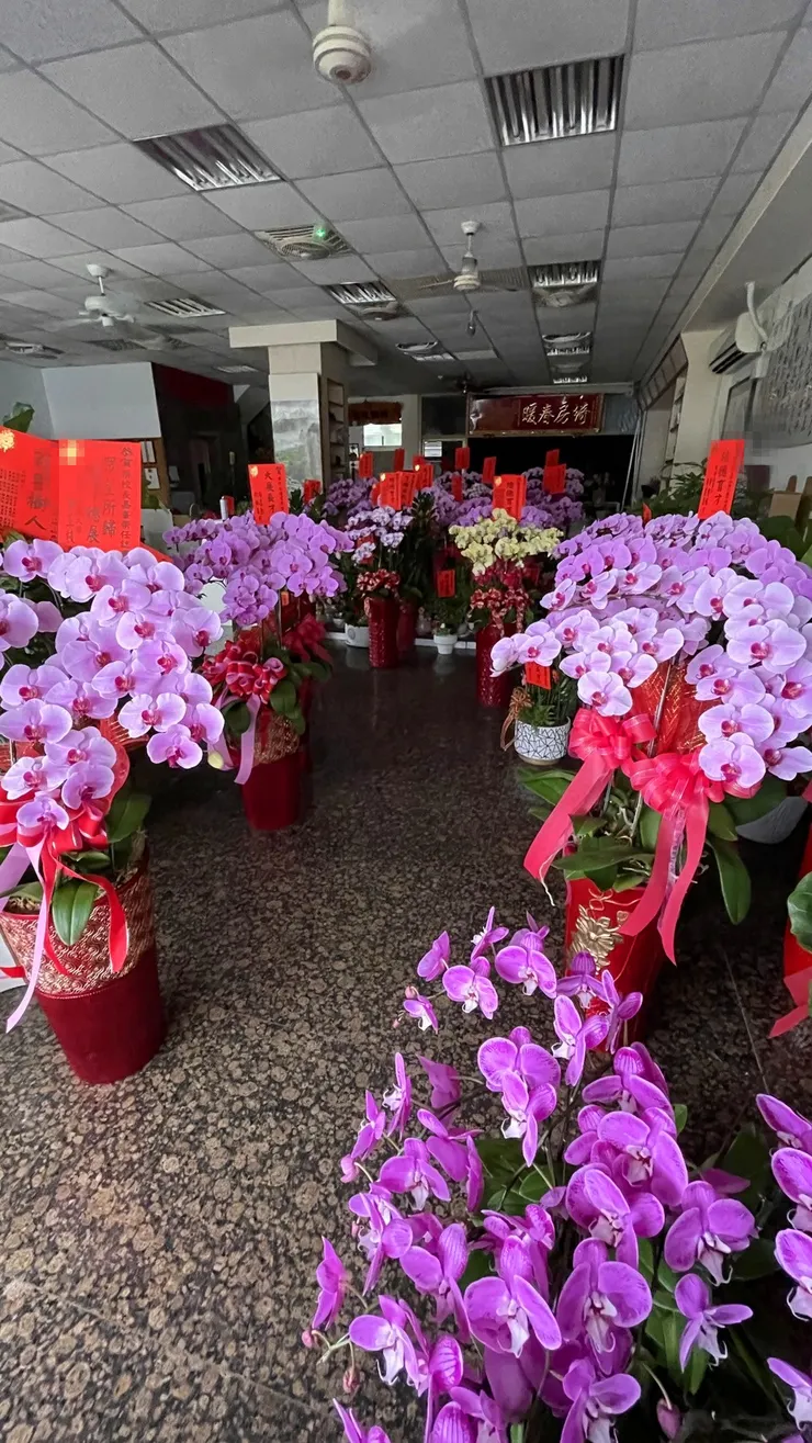 心情故事花房：台南安南區花藝精緻首選 開幕花柱 祝賀花柱 追思花柱 羅馬花柱