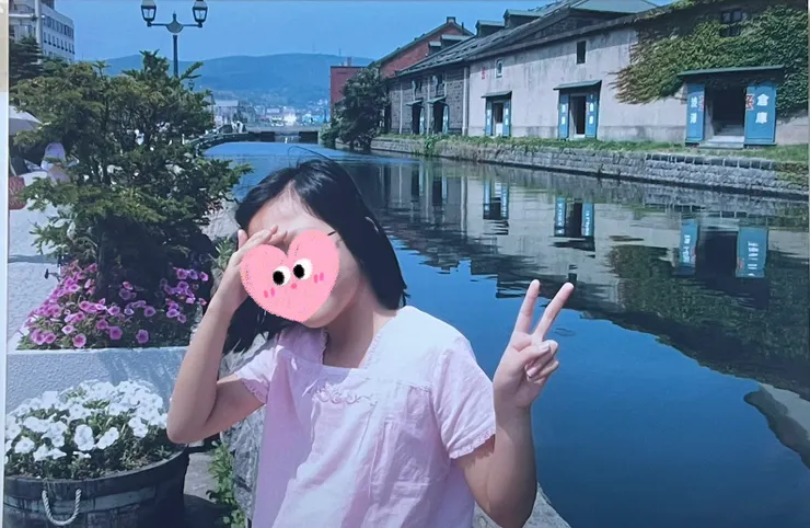 小樽河道倒影處處，緩緩彎彎，成了一幅美麗的畫