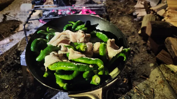 還沒炒好的青龍椒炒肉片。