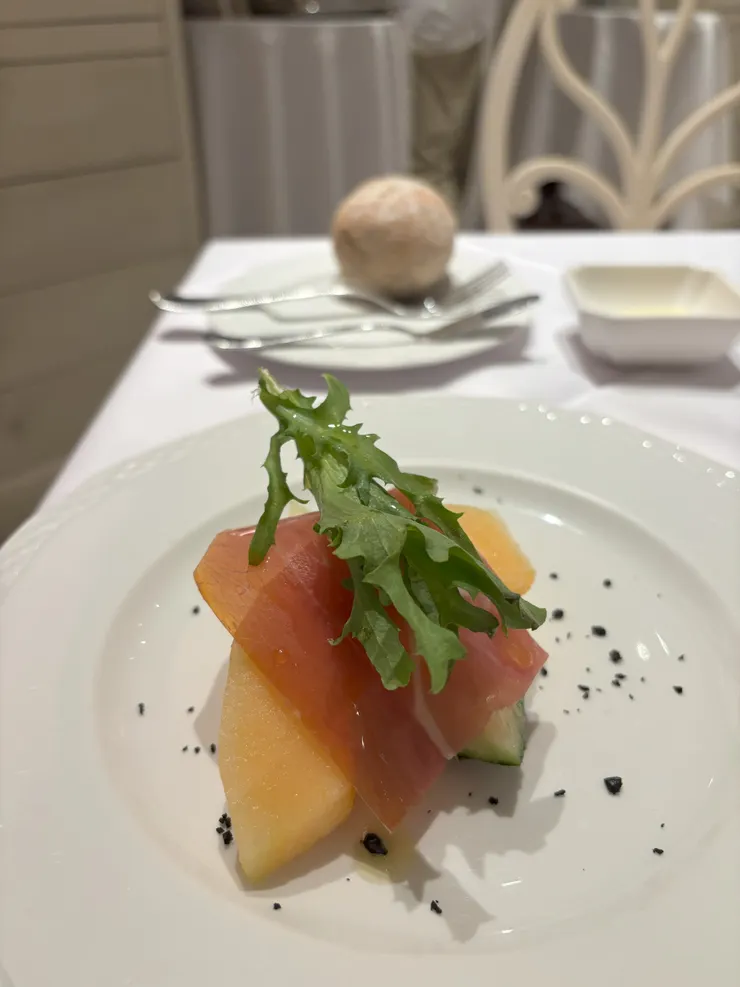 「帕瑪風乾生火腿與時節蜜瓜」