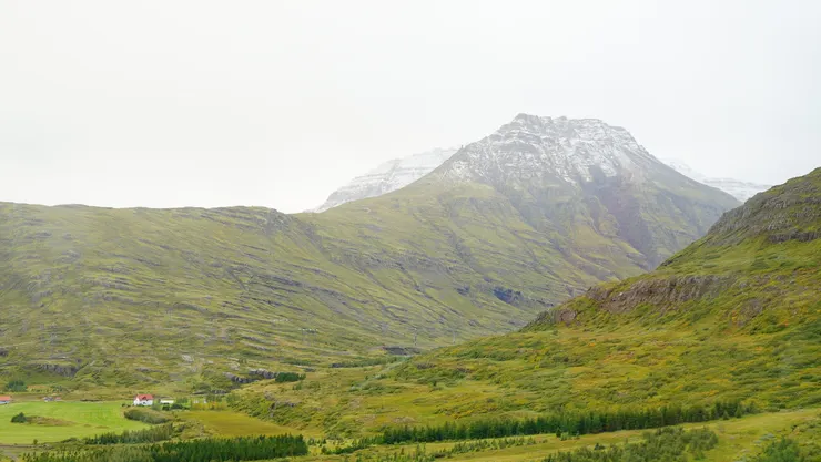 冰島車程中透過車窗拍攝景色