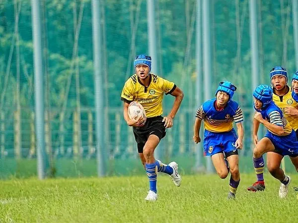 橄欖球隊比賽畫面