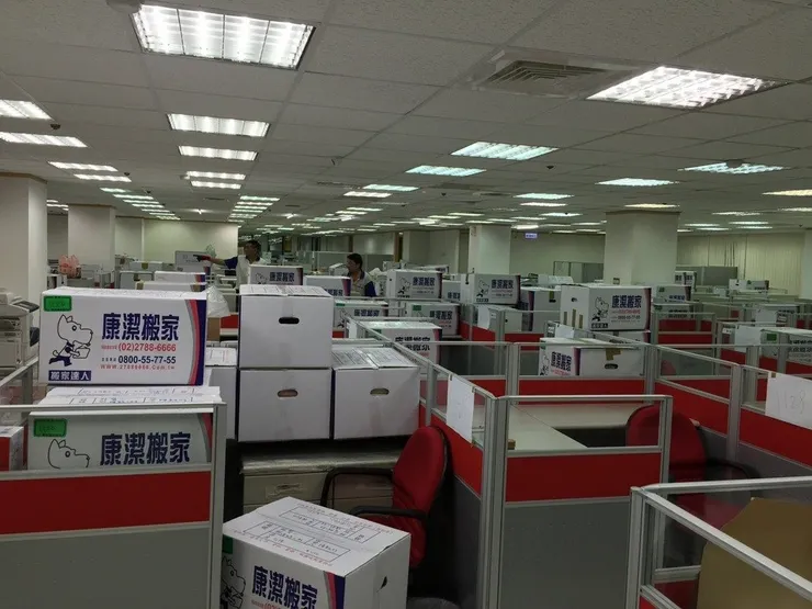 康潔搬家有許多搬遷大型企業的專業經驗。康潔搬家／提供