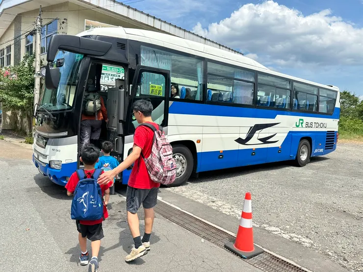 往返新庄與谷口站的接駁巴士