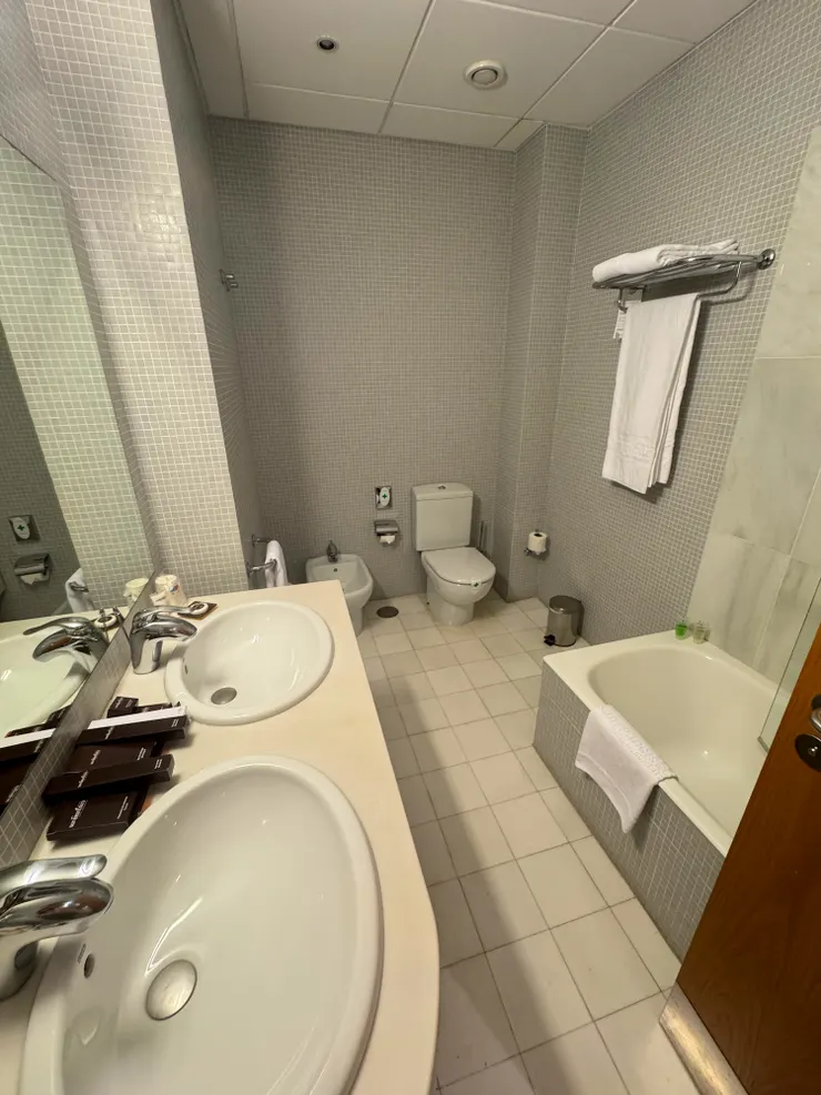 很需要浴缸泡澡舒緩全身啊啊啊～～