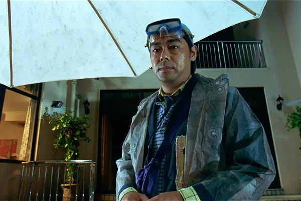 「妳要好好照顧自己。在我走之前，可不可以，給我一個擁抱？」