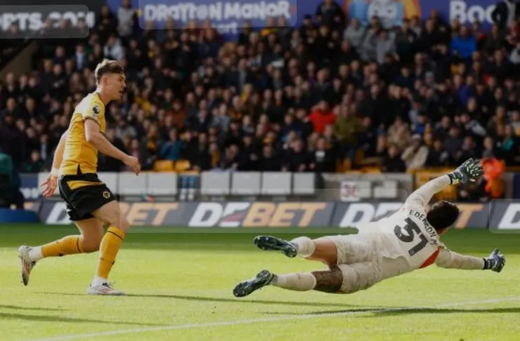 史特蘭拿臣撞射入網助狼隊領先1:0