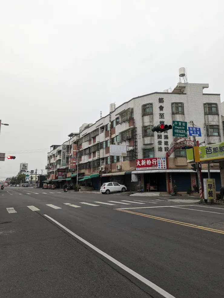 早上沒人的馬路