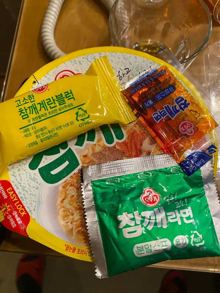 同廠加映，導遊推薦的芝麻泡麵