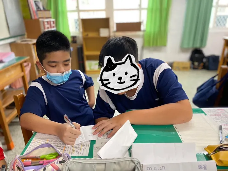 現在看這個畫面，仍有滿滿的感動😭（面對自己的引導慣性，以及過程覺察後的當下修整，我感謝導生們給我的學習🙏）