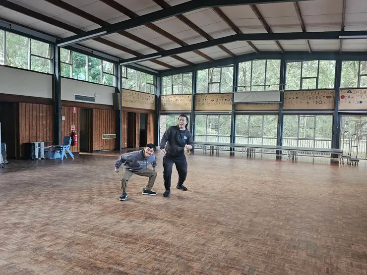 最棒的莫過於這個大的室內場地！The best part is this big indoor venue!