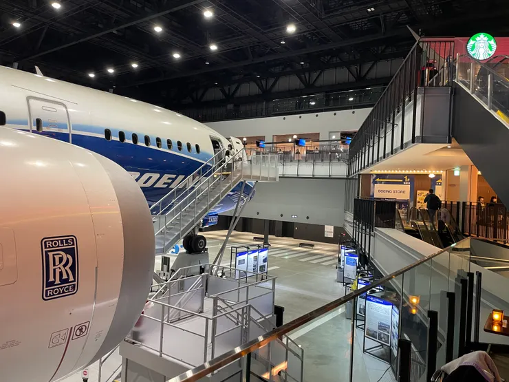 邊用餐邊看波音747