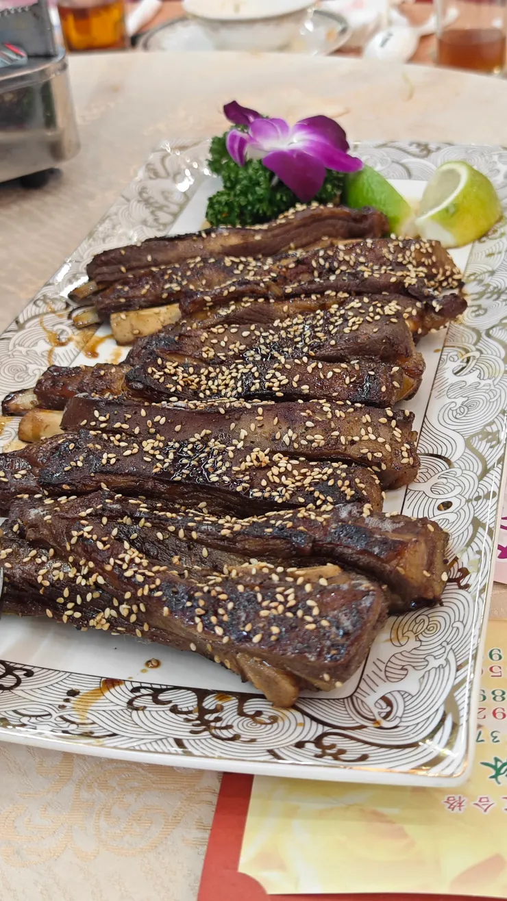 最後有個羊排味道很腥