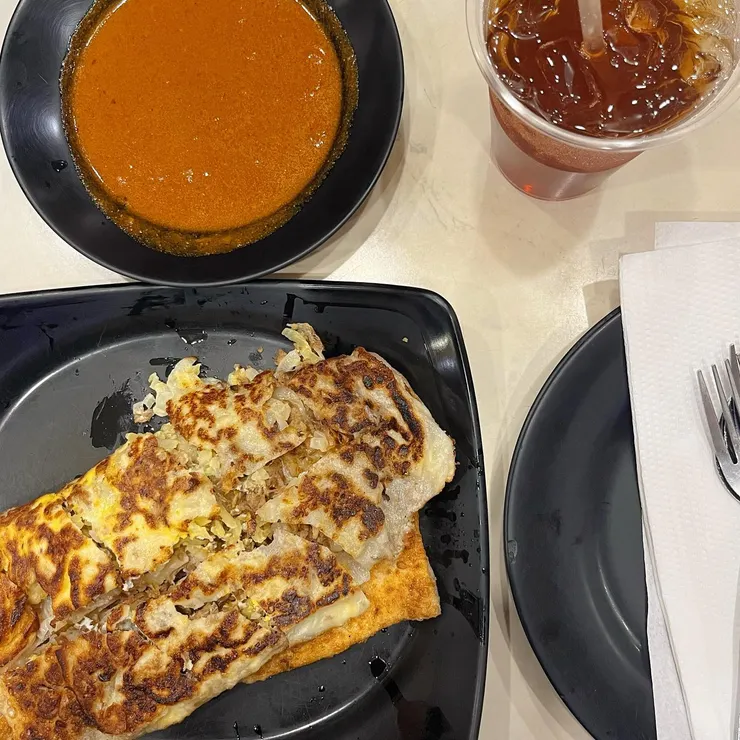 牛肉印度煎餅(Murtabak Beef) S$ 6 | 冰紅茶 S$ 1