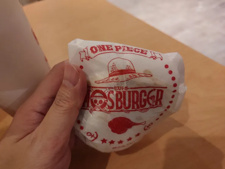 連漢堡包裝也是,這聯名的非常徹底