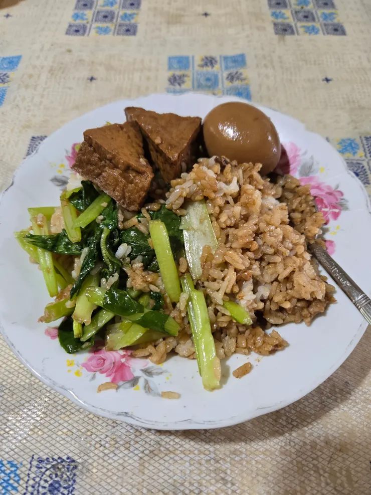 懷念肉焿滷味便當外帶裝盤