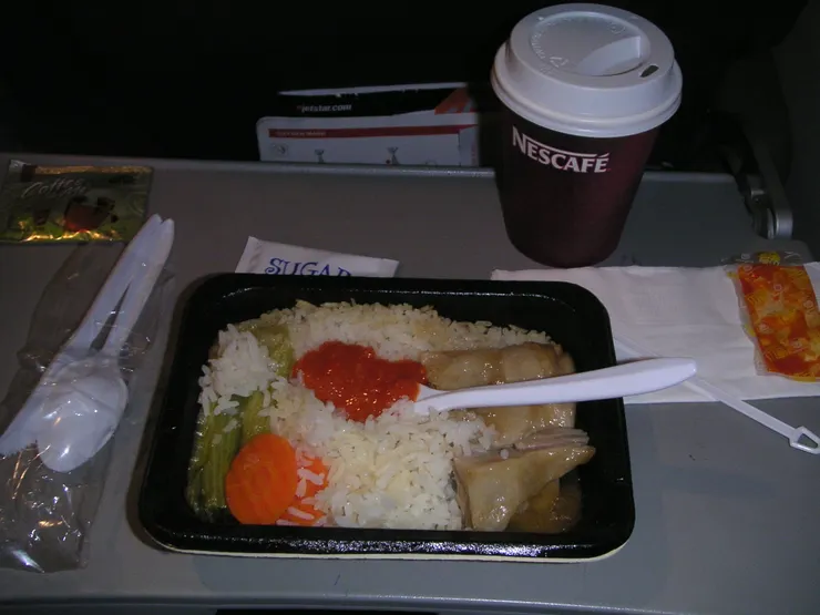 在捷星亞洲航空飛機上買來吃的海南雞飯飛機餐!