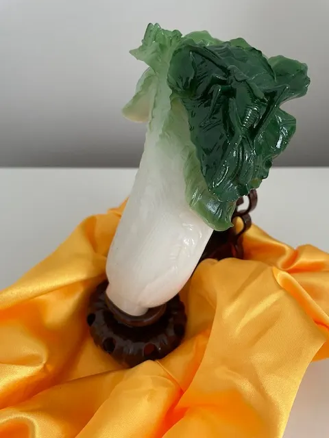 我們買回來的仿製「翠玉白菜」，也很漂亮喔！