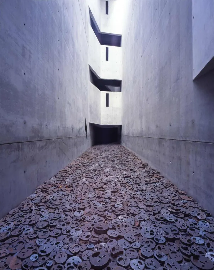 Menashe Kadishman-《Schalechet》