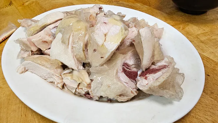 內灣阿亮美食館的這道雞肉超好吃!