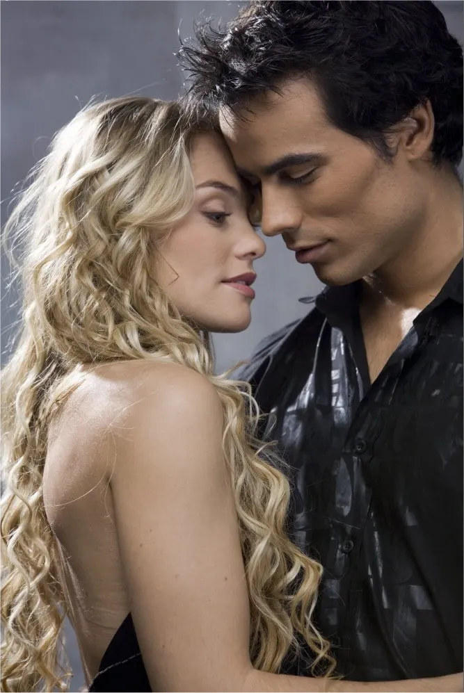 當時他們好像真的有在一起，後來還結婚了，但隔年就離婚，這是告訴我們現實不是童話嗎?!