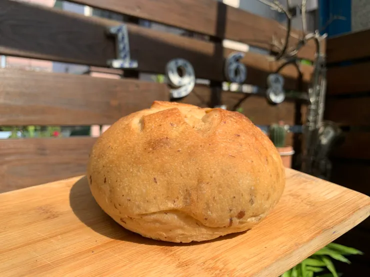 圖片為【春之果香】蘋果葡萄口味的手作麵包