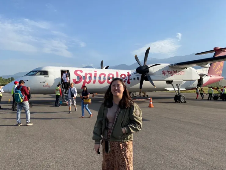 搭乘小飛機抵達Kangra Airport (達蘭薩拉機場)