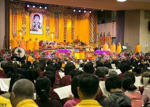 來自世界各地一千多名佛弟子參加恭迎「南無第三世多杰羌佛經藏總集」大法會