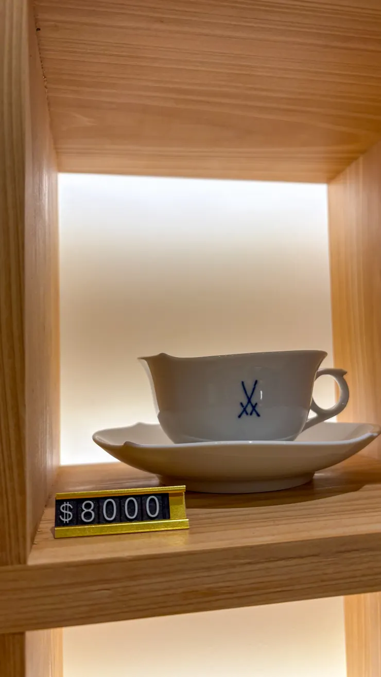 若用這個杯子喝咖啡，整個也高級起來。