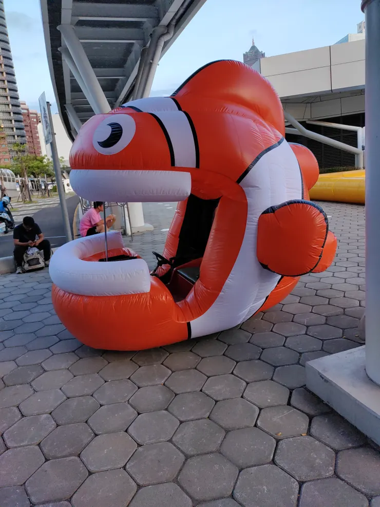尼莫充氣車😆