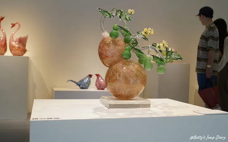 ▲新竹市玻璃工藝博物館-「時光璃影」聯展/圖片來源:Betty's Jump Diary