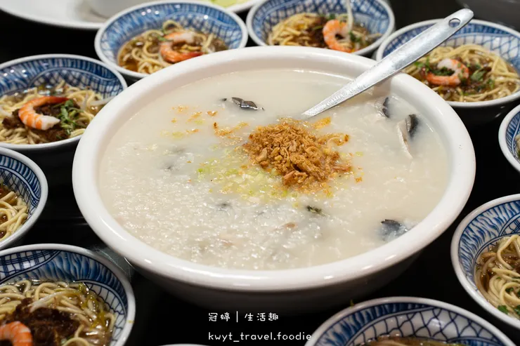 [2026台南過年聚餐餐廳]周氏蝦捲國宴廳，每人600元吃遍12道國宴級台南小吃美食！新春開運年菜開箱，帶長輩吃飯超有面子