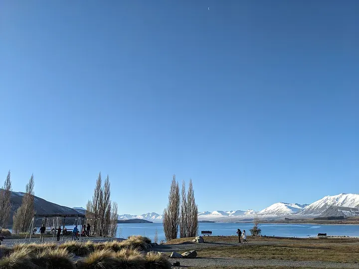 蒂卡波稍作休息後繼續出發