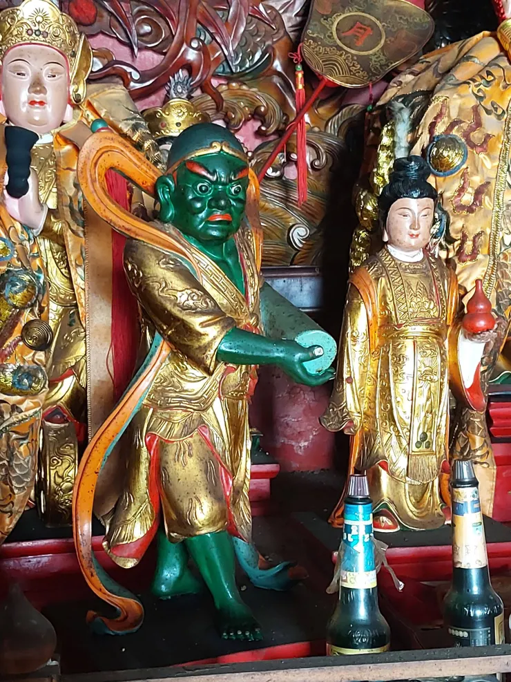 接炸彈的順風耳神將