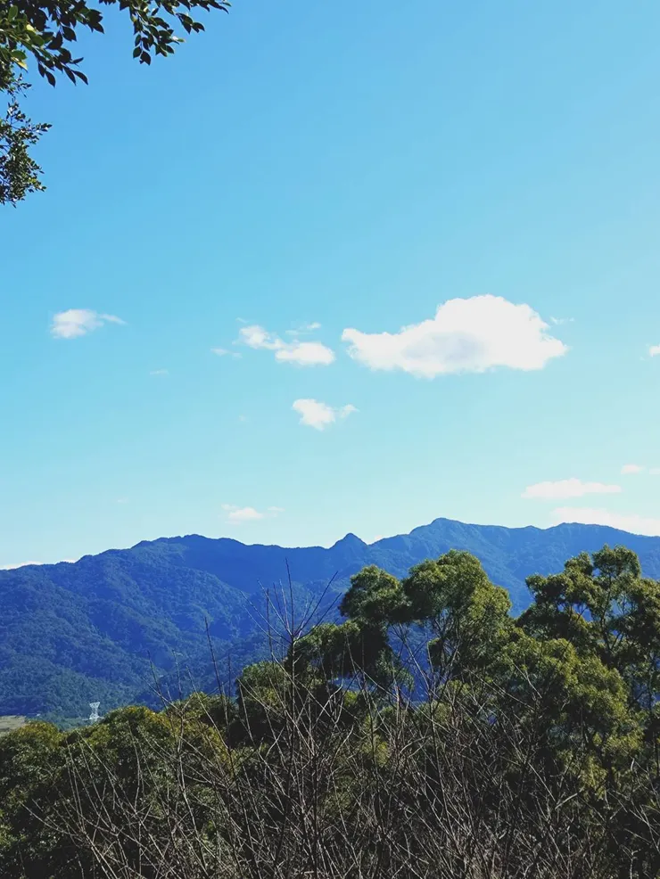 看著綿延的山脈感到心無雜念