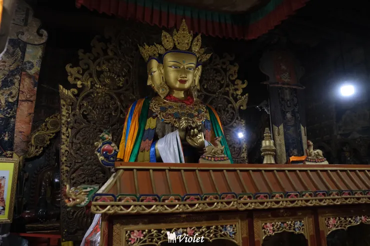 日喀則白居寺 大日如來佛